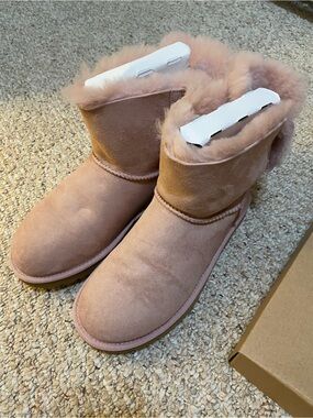 UGG Classic Short Booties with Back Bows in Blush Pink